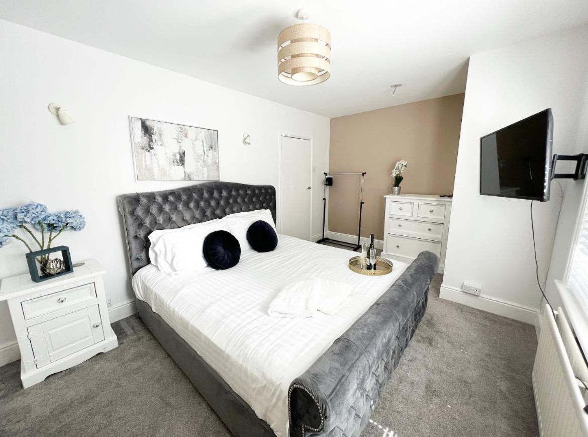 Modern 3 Bed, Heart Of Ashley Cross, 5 Mins To Sandbanks Poole Exterior photo